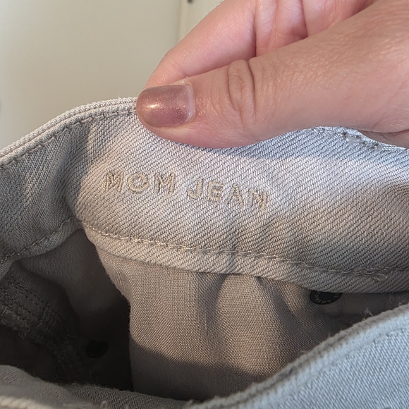 Distressed Beige Jeans - Picture 6 of 10